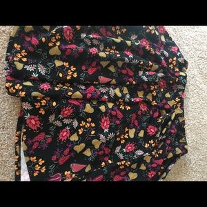 XL Madison Lularoe Skirt Floral black
